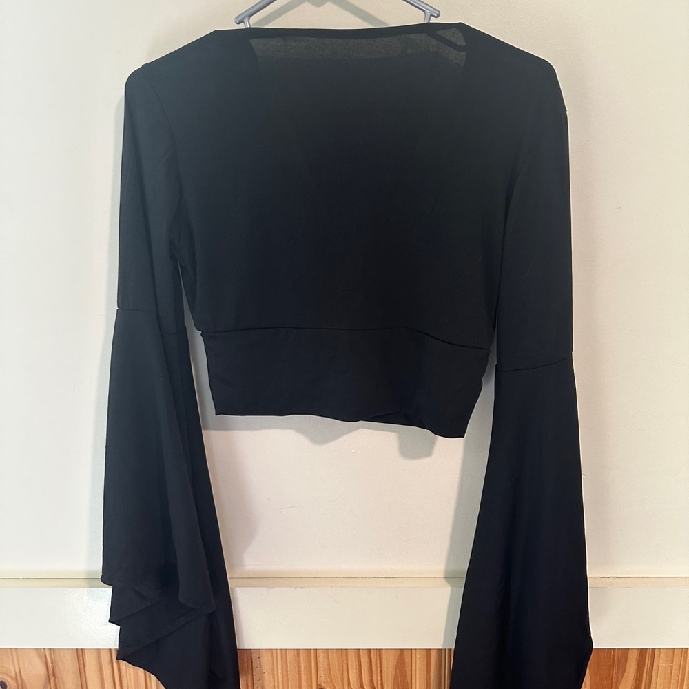 Black Women's V Neck Bell Sleeve Cropped Blouse - Picture 2 of 2